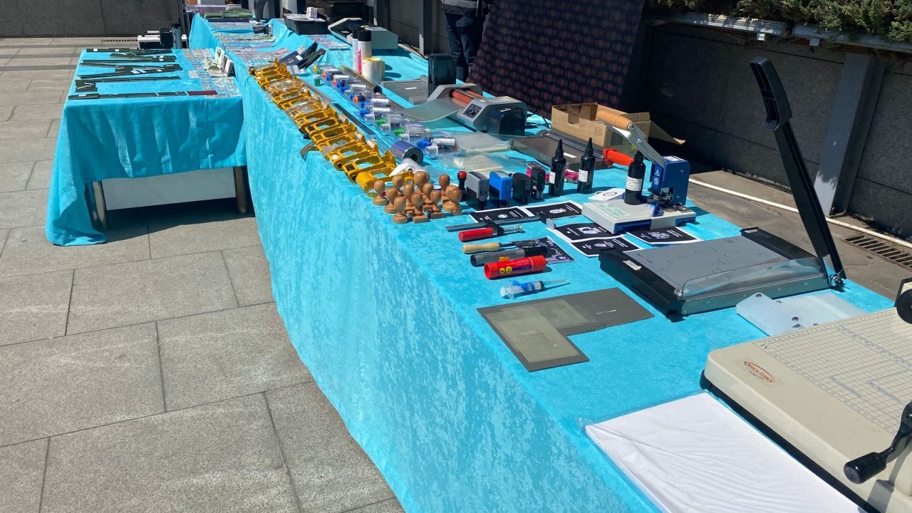 Binlerce dolar karşılığında sahte pasaport düzenlediler: 4 kişi tutuklandı