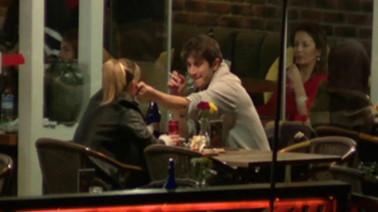 Farah Zeynep Abdullah sevgilisiyle öpüşürken görüntülendi