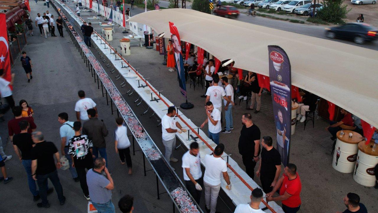 100. yıla özel 100 metrelik kebap!