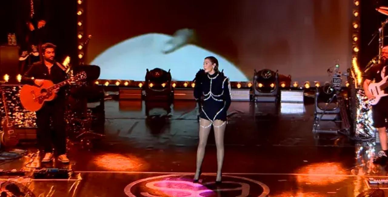 Sıla'dan 10 Kasım'a özel Kimseye Etmem Şikayet videosu