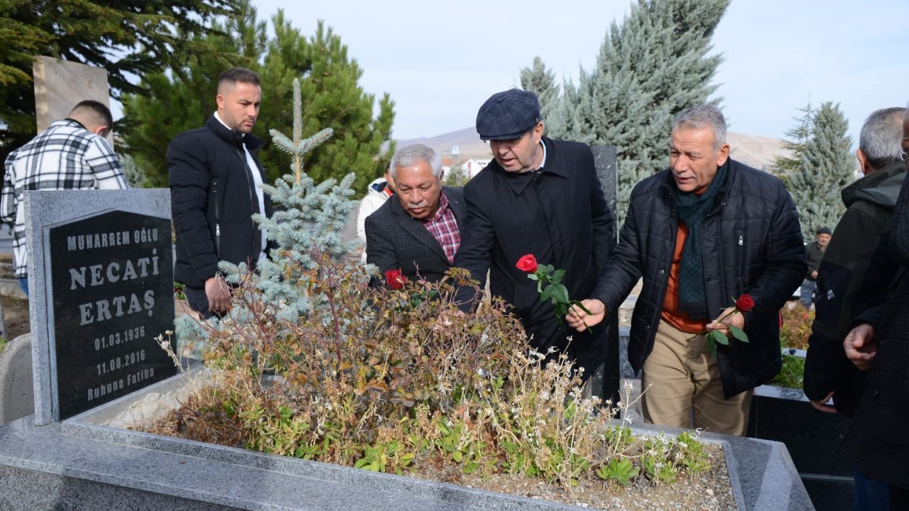 Halk ozanı Muharrem Ertaş anıldı