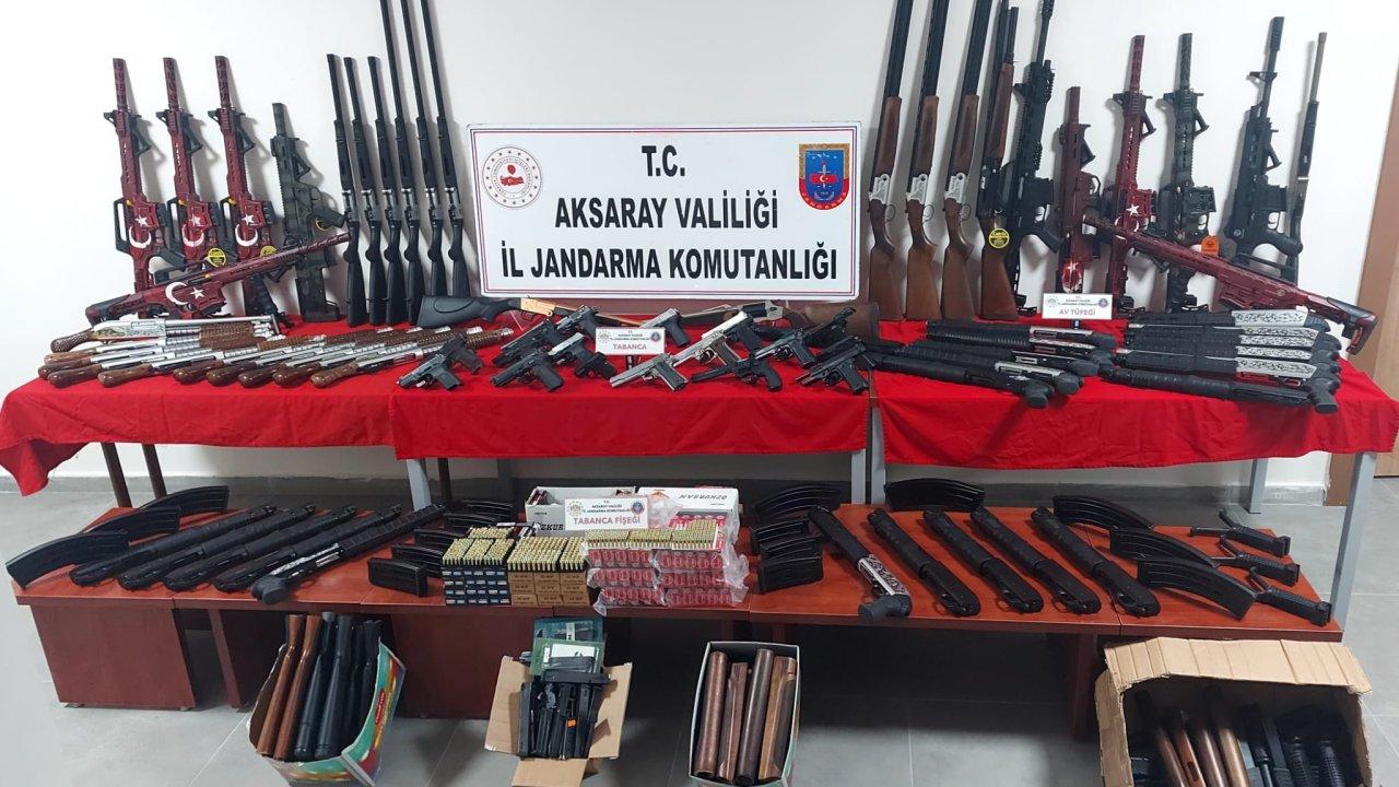 Baskın yapılan evde cephanelik çıktı