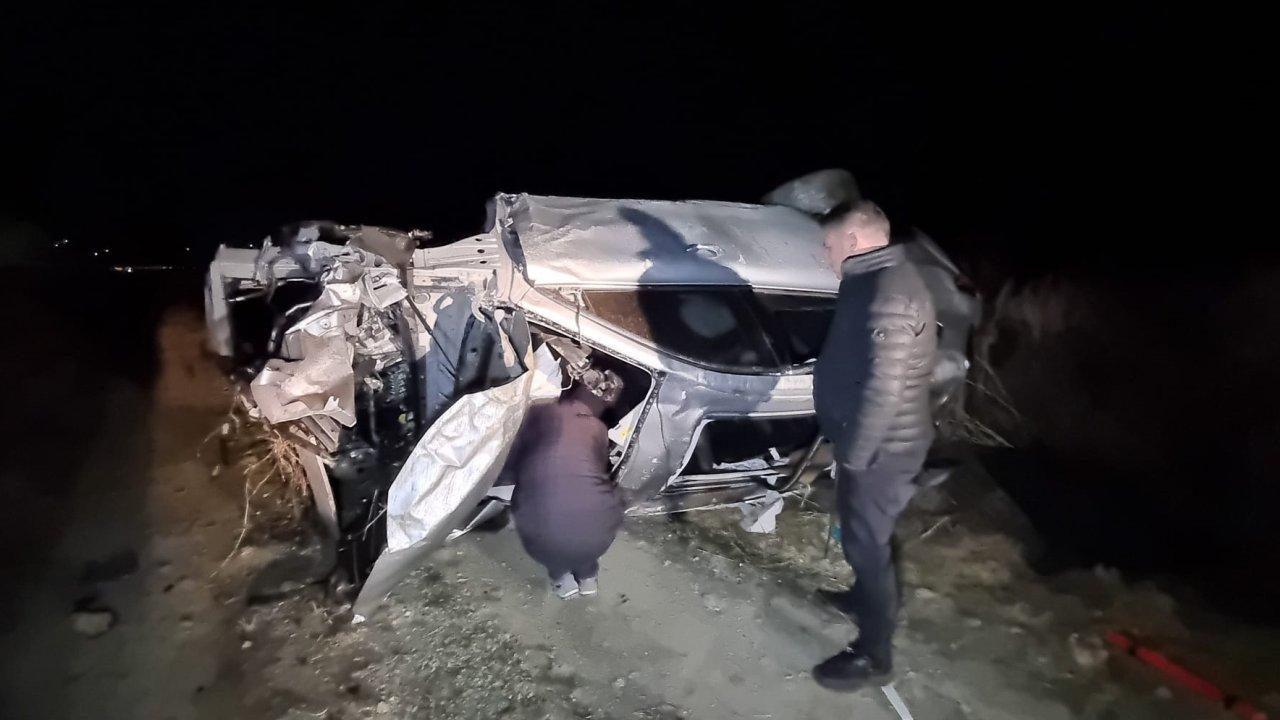 Asker eğlencesi dönüşü korkunç kaza: 2 ölü, 1 yaralı