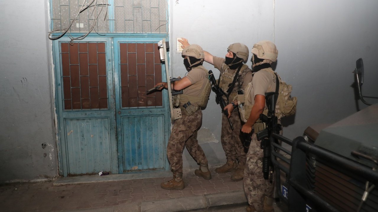 Mersin'de terör operasyonu: 12 gözaltı