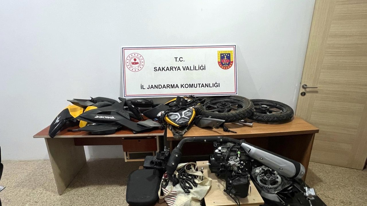 Jandarma alıcı gibi davranarak motosiklet hırsızını yakaladı