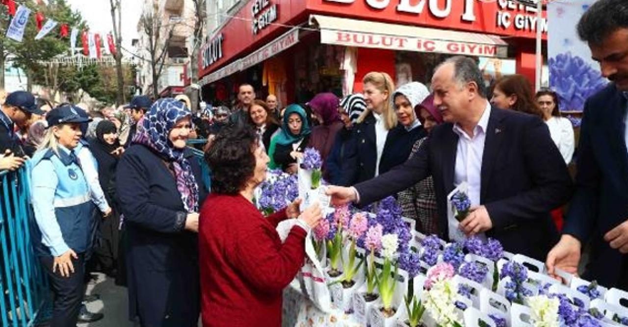 Kadınlar Günü’nde Bağcılar sokakları sümbül koktu