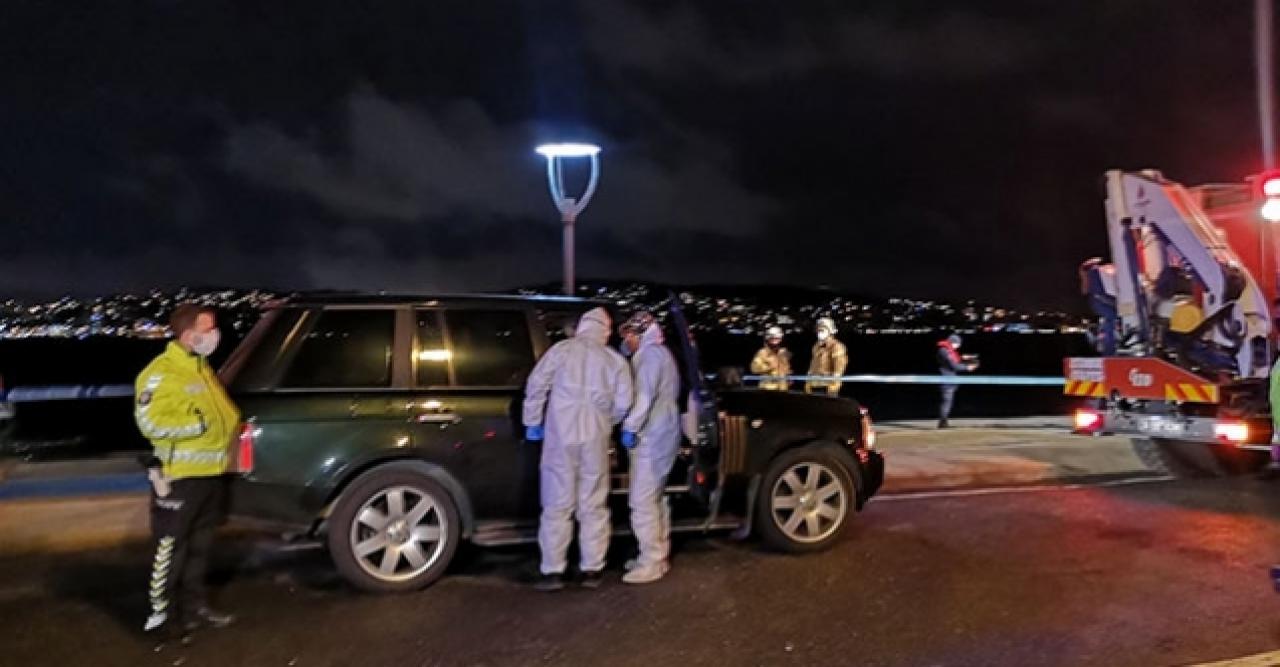 Beykoz'da bir otomobil denize uçtu, sürücü kadını dalgıç kurtardı