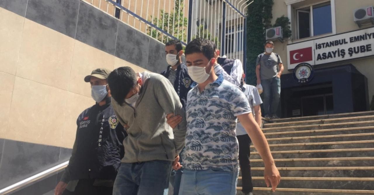 Dört evi soymuşlar!