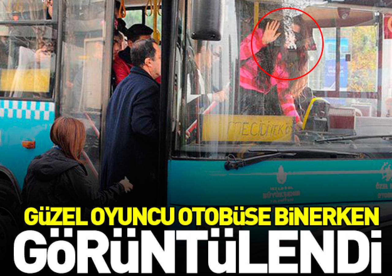 Asena Tuğal otobüse binerken görüntülendi