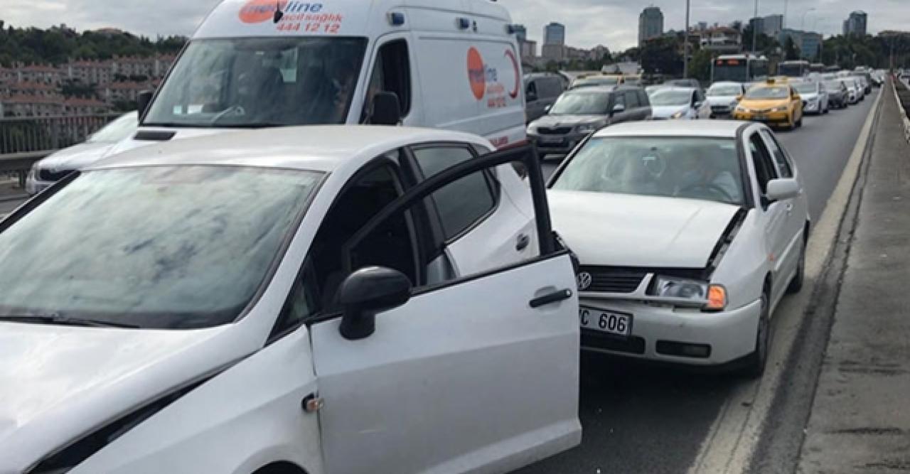 15 Temmuz Şehitler Köprüsü girişinde zincirleme kaza trafiği kilitledi