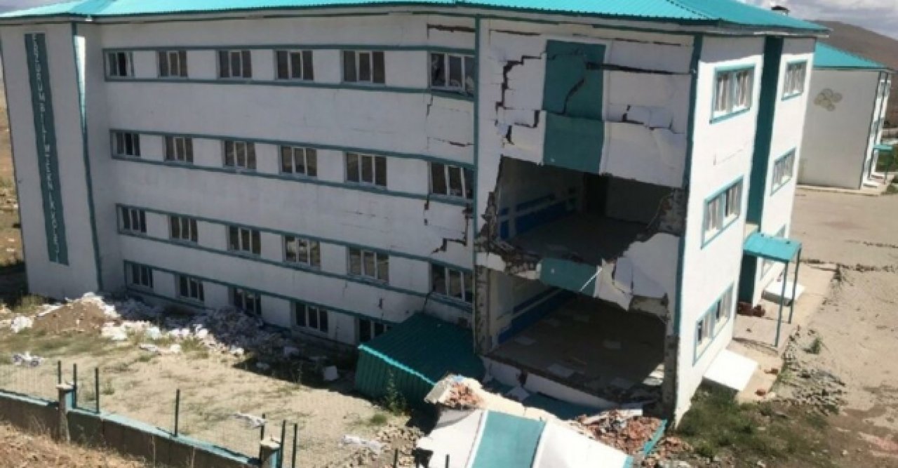 CHP heyeti harabeye dönen bölgede: 'Milyonlarca dolar çöp olmuş'