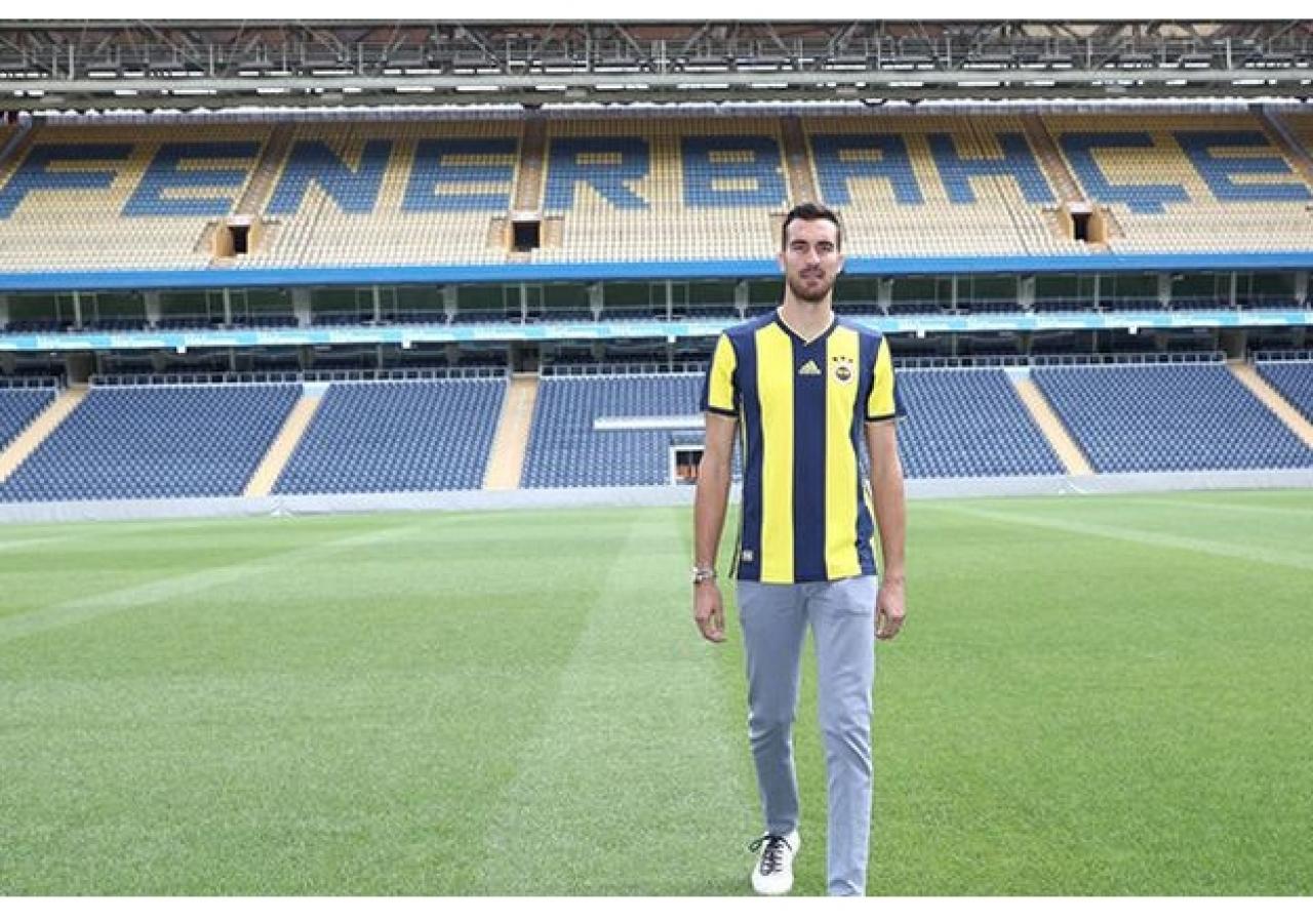 Harun Tekin resmen Fenerbahçe'de