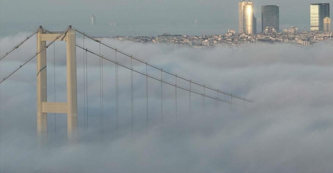 İstanbul'a sis çöktü!