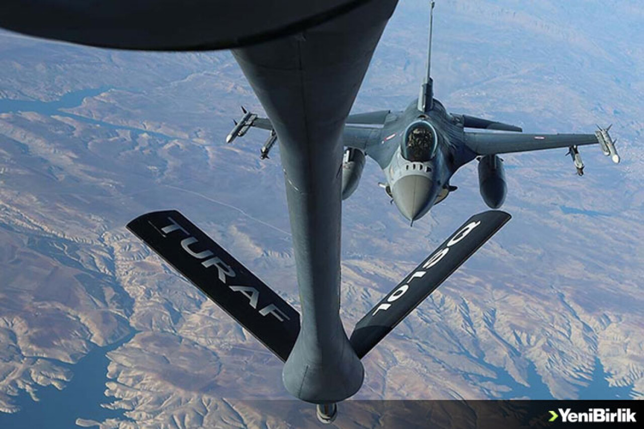 Pilotlar, tanker uçaklarıyla havadan yakıt ikmalini anlattı