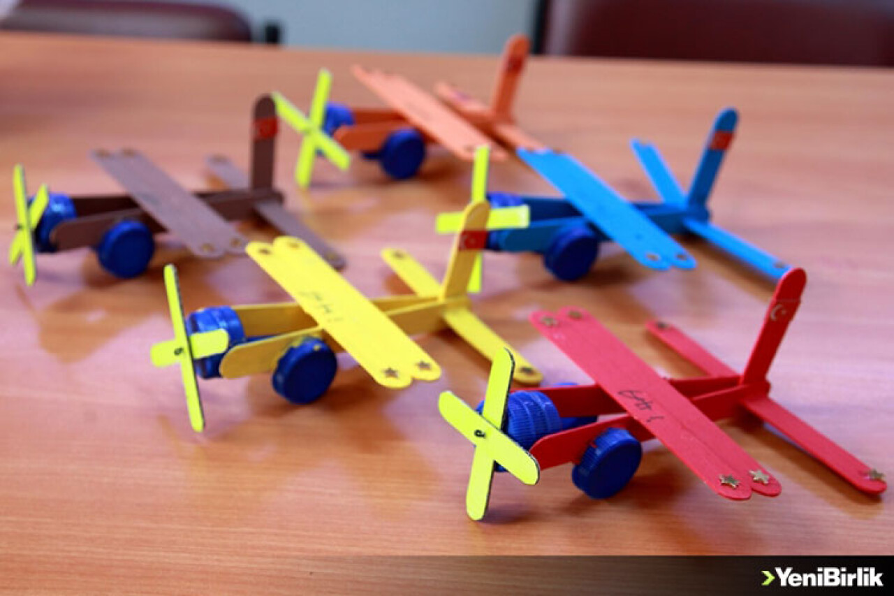 Özel gençlerin atıklardan yaptığı oyuncaklar çocuklara hediye edilecek