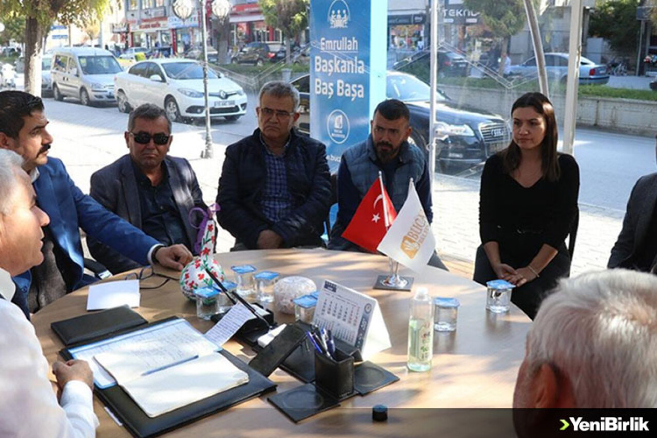 "Şeffaf makam odasını" vatandaşın ayağına götürüyor