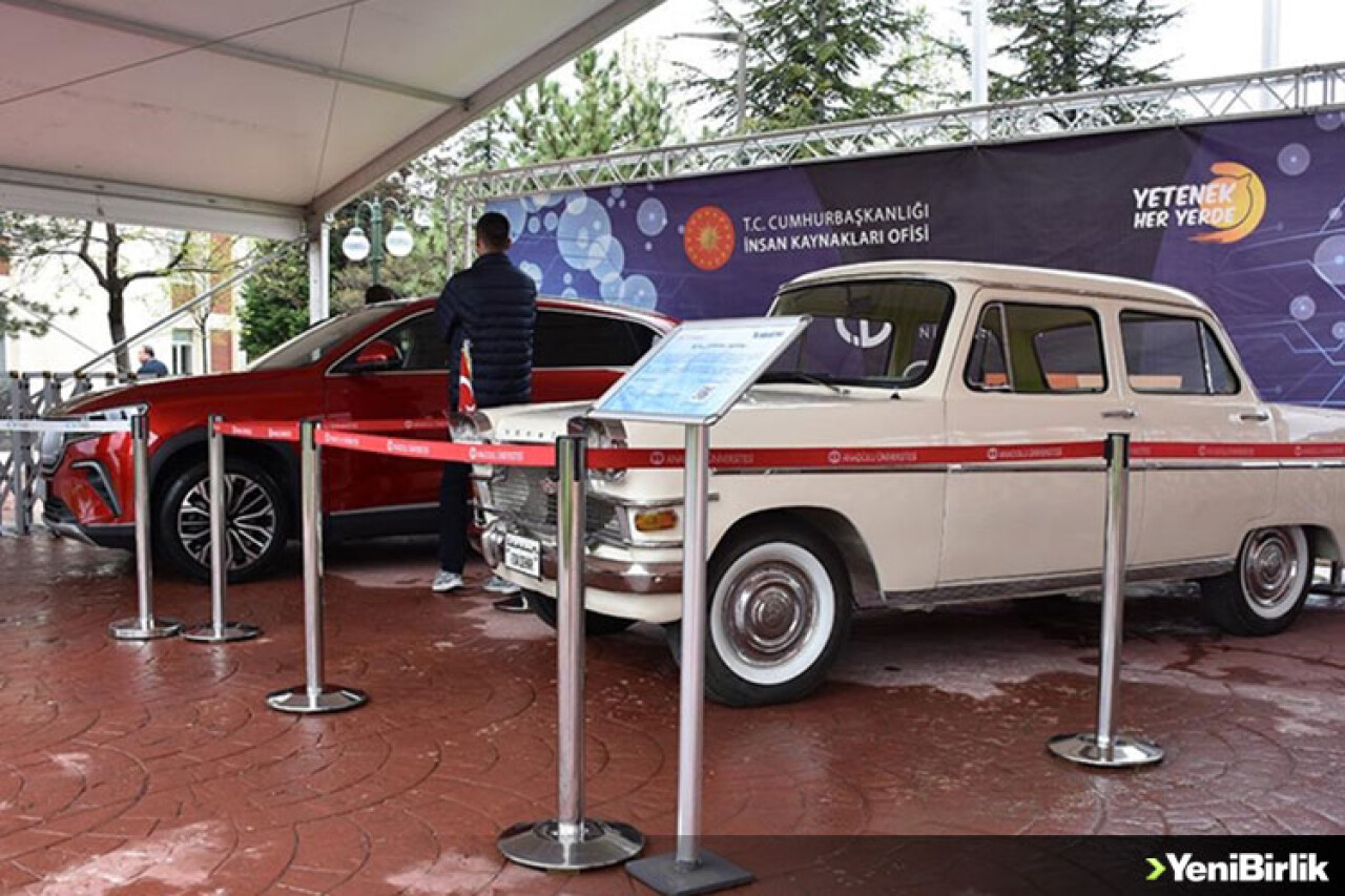 Devrim ve Togg, İç Anadolu Kariyer Fuarı'nda yan yana sergilendi