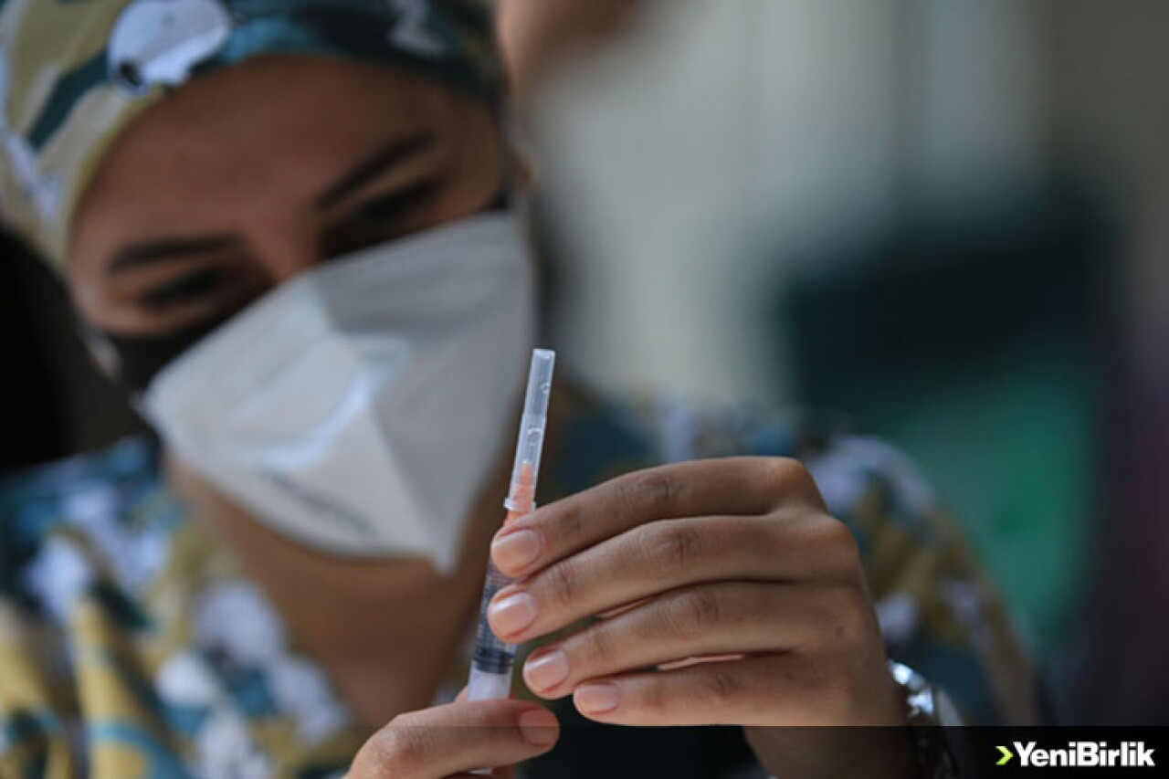 Oxford İngilizce Sözlüğü yılın kelimesinin "vax" (aşı) olduğunu duyurdu