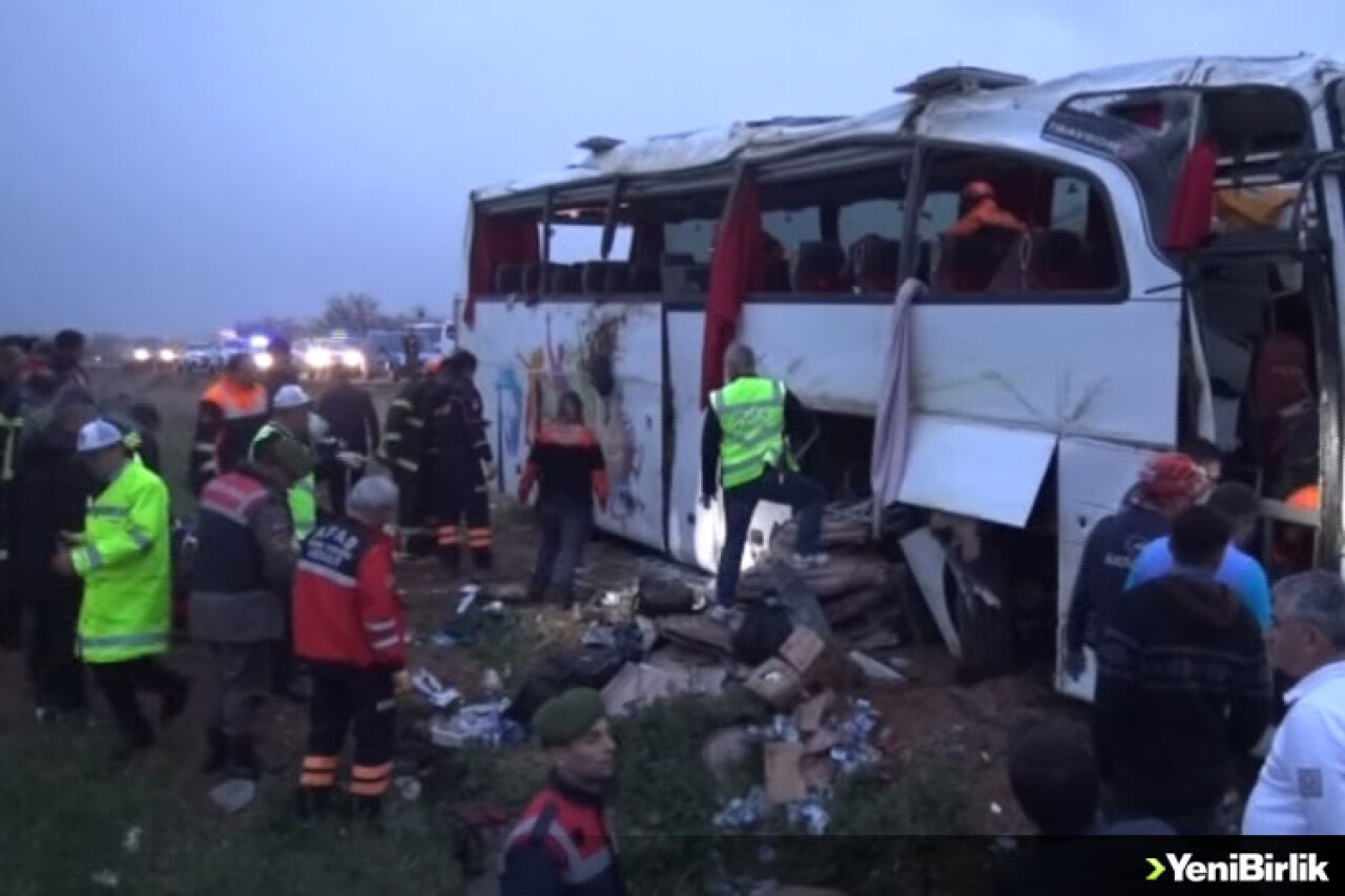 Sürücü Kalp Krizi Geçirdi,4 Ölü,34 Yaralı