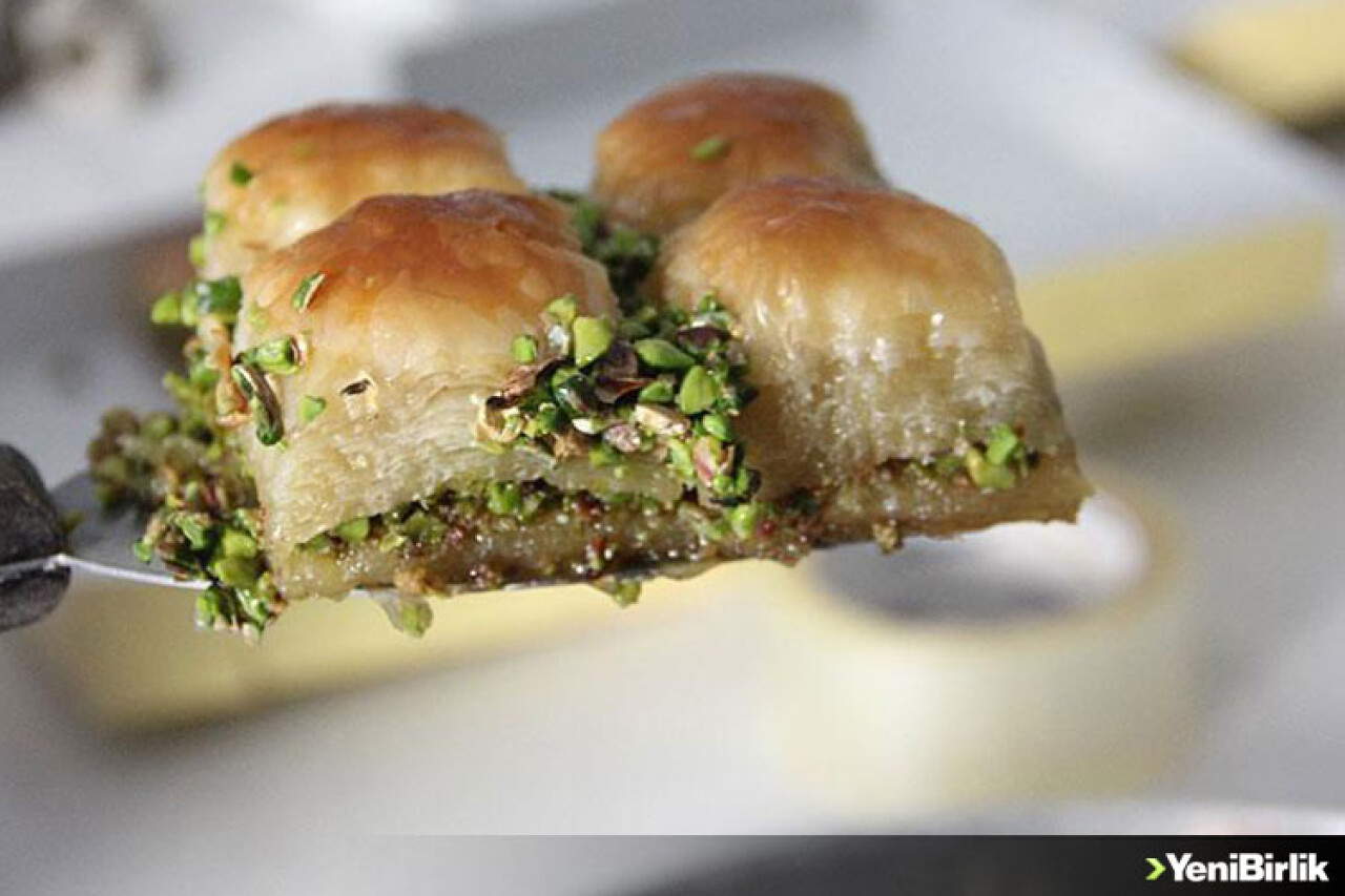 Zahter balı Antep baklavasıyla buluştu