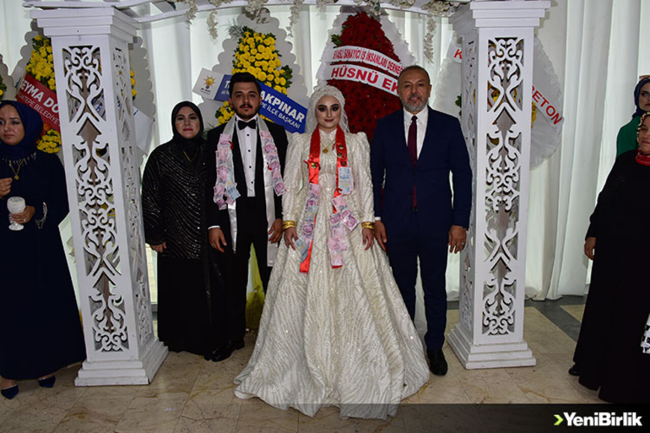 22 şahitli düğün!