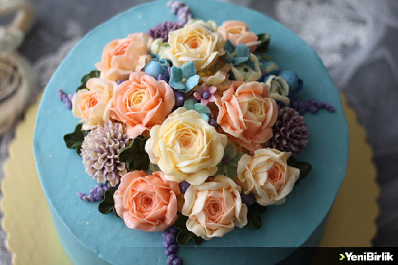 Kesilmeye kıyılamayan pastalar tasarlıyor