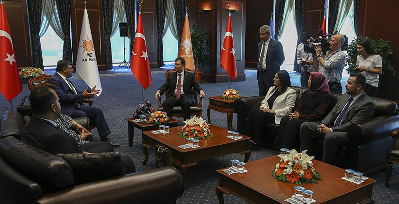 Siyasi partiler arasında bayramlaşma