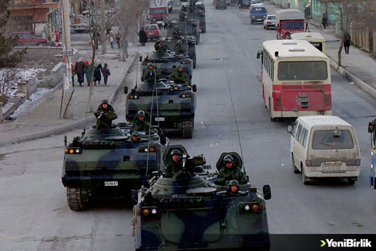 'Postmodern darbe'nin üzerinden 24 yıl geçti