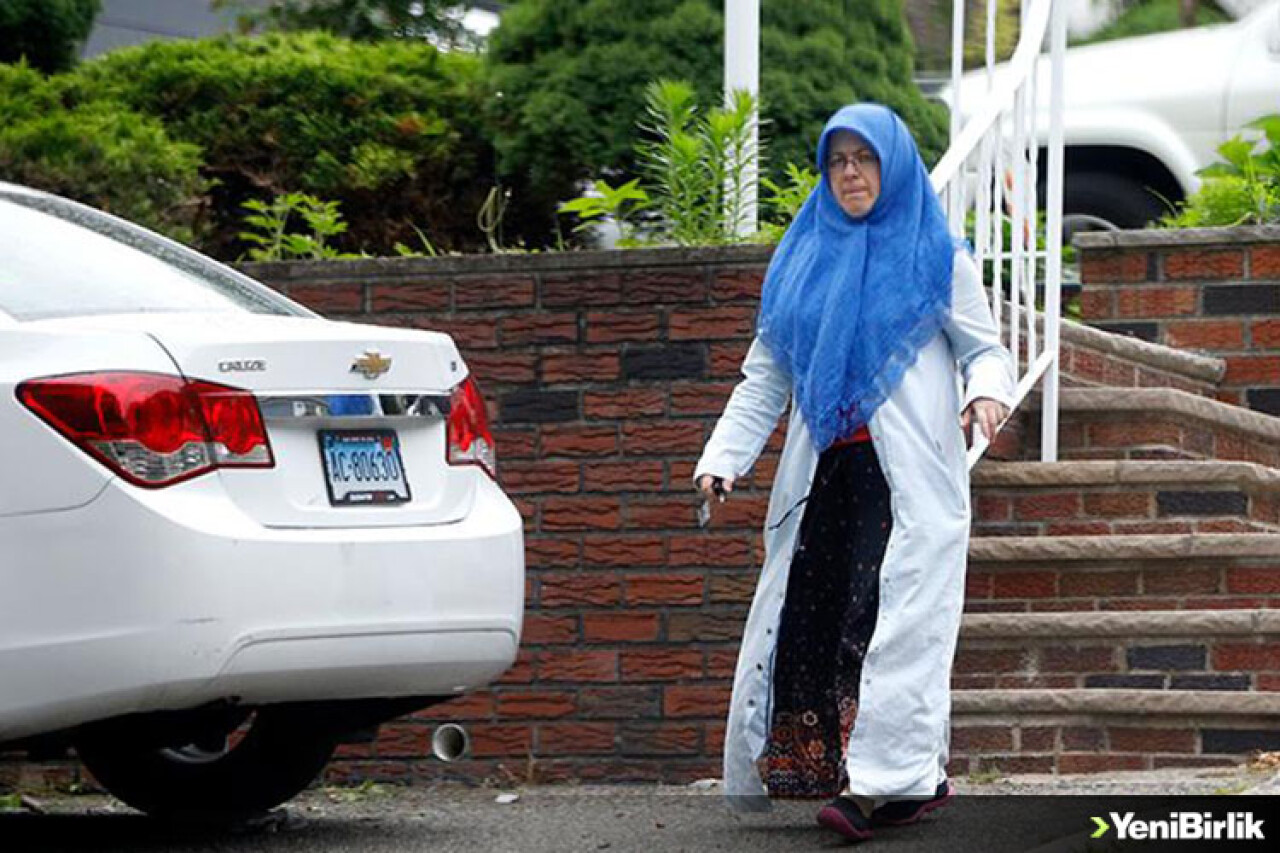 Firari FETÖcünün Eşi ABD'de Görüntülendi