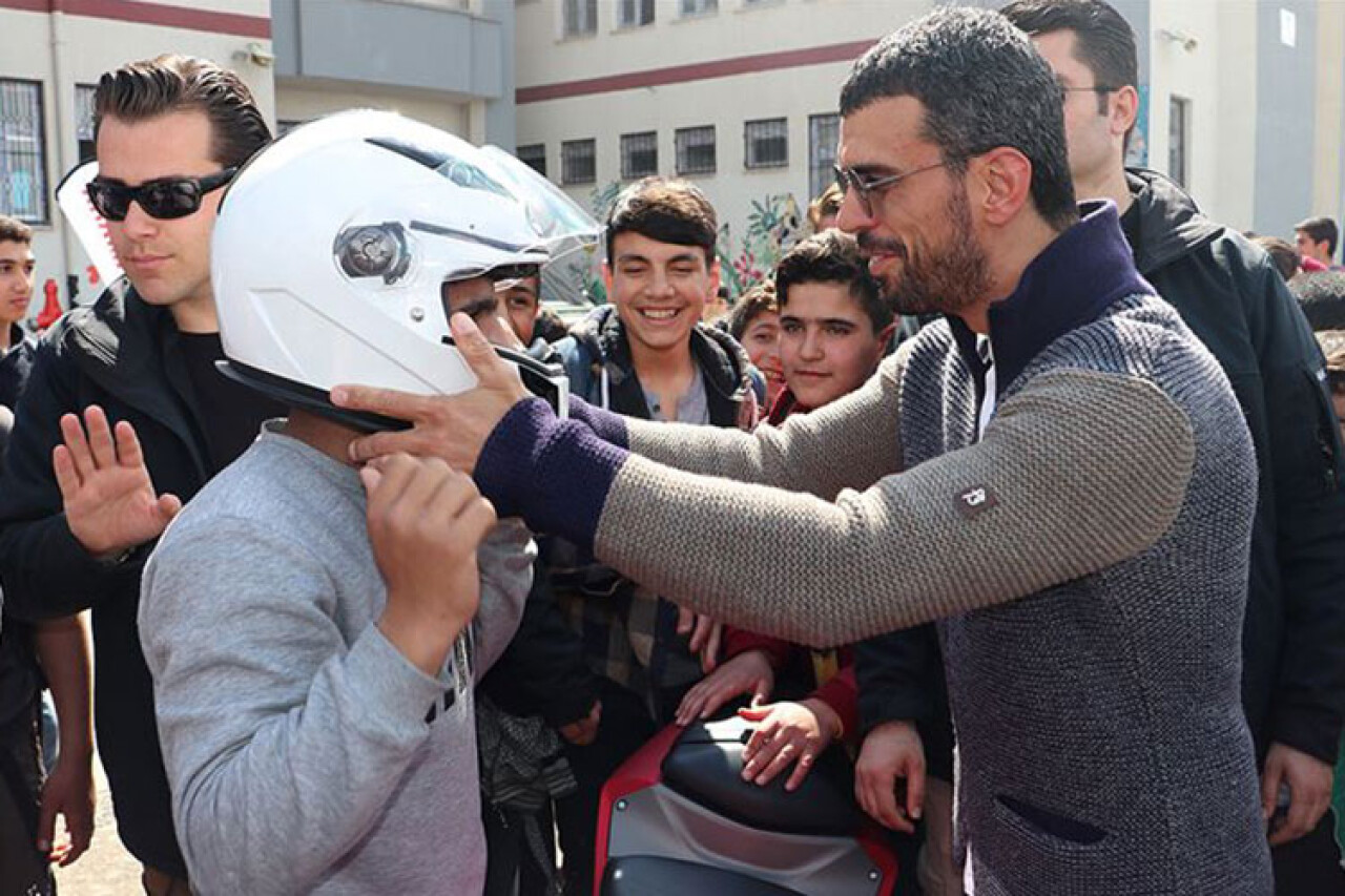 Sofuoğlu'ndan Diyarbakırlı çocuk ve gençlere motosiklet eğitimi