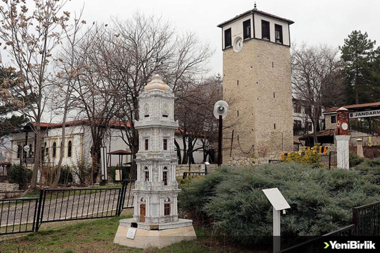 Osmanlı'nın minyatür saat kuleleri zamana tanıklık ediyor