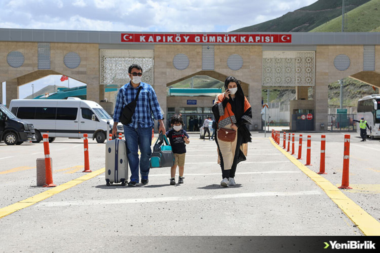 Van'daki Kapıköy Gümrük Kapısı 14 ay sonra açıldı