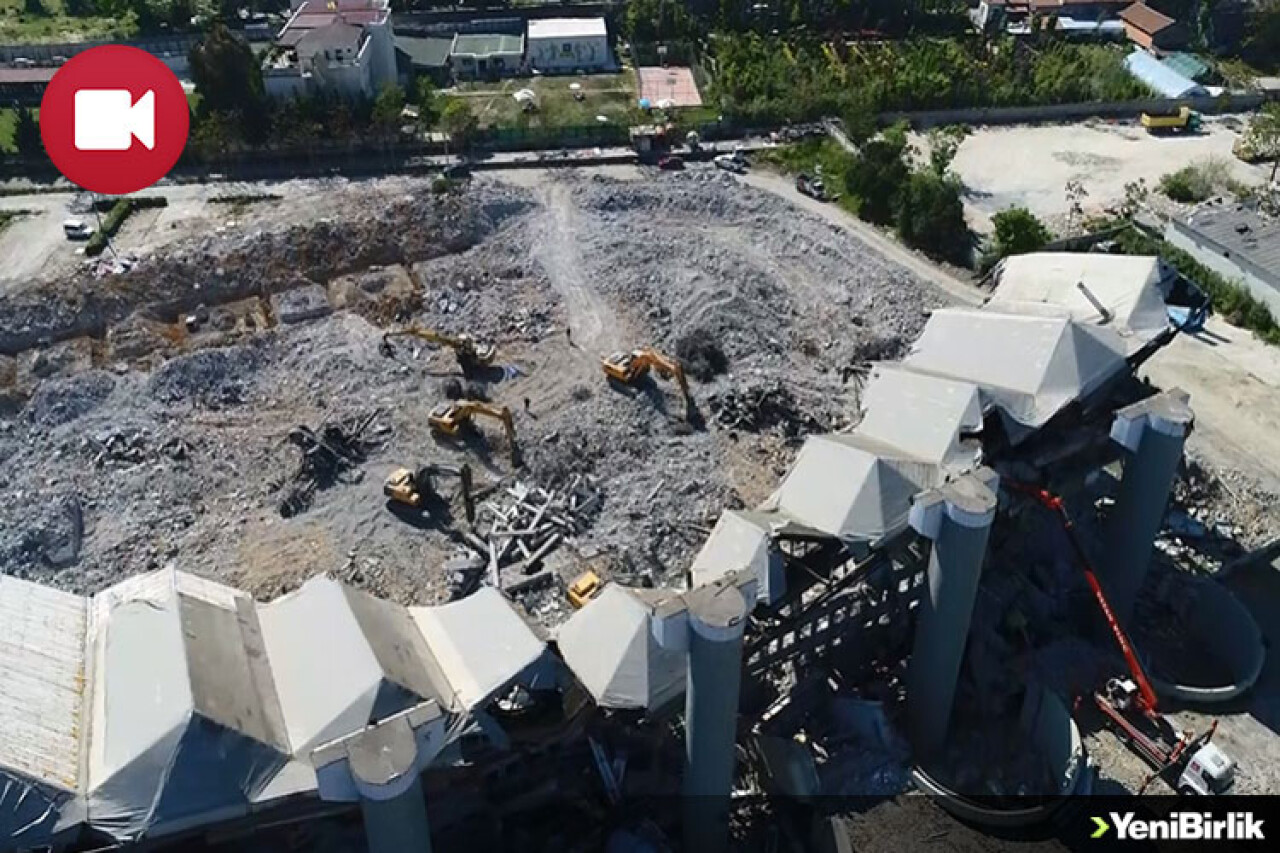 Abdi İpekçi Spor Salonu'nun Yüzde 90'ı Yıkıldı