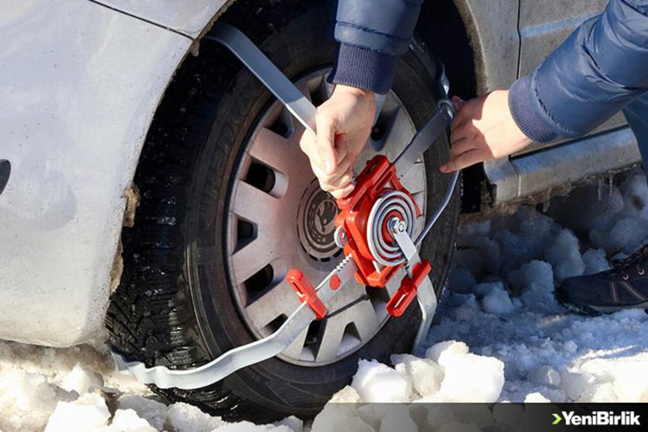 'Çelik Örümcek' Karlı Yollara Meydan Okuyor