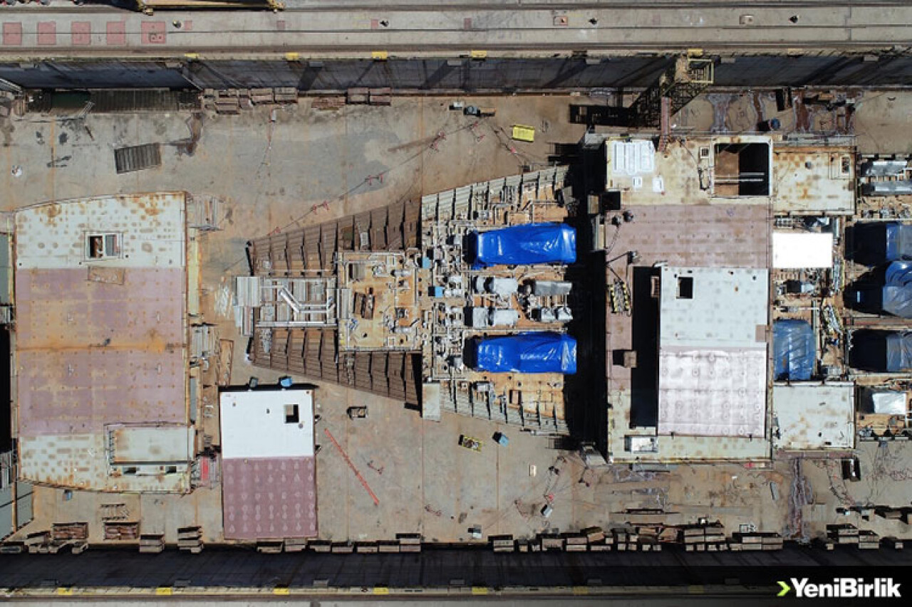 İşte Türkiye'nin İlk Uçak Gemisi: 'TCG Anadolu'