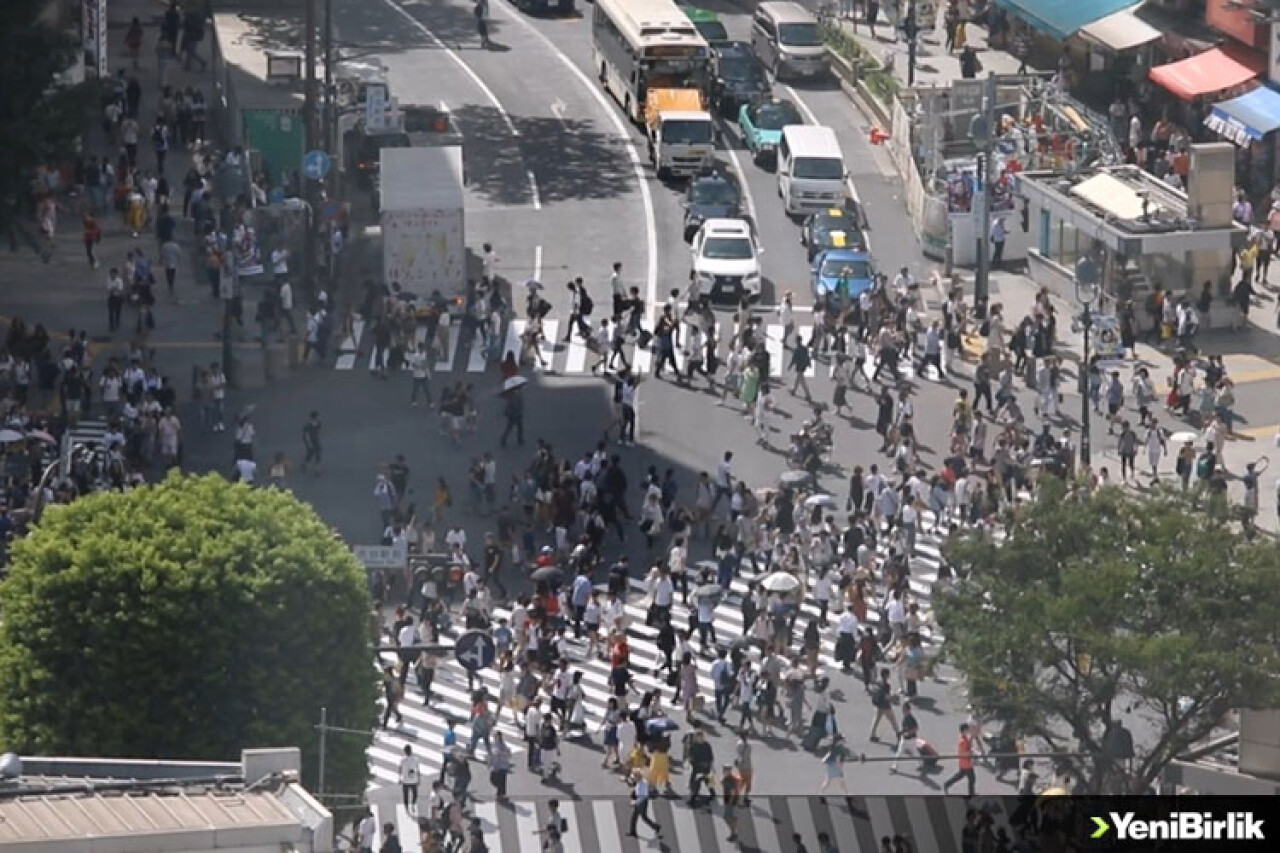 Dünyanın En Kalabalık Yaya Geçidi: Tek Seferde 2500 Kişi