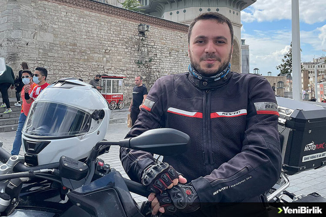 Taksim Camisi'nin imamı motosikletiyle ilgi odağı oluyor