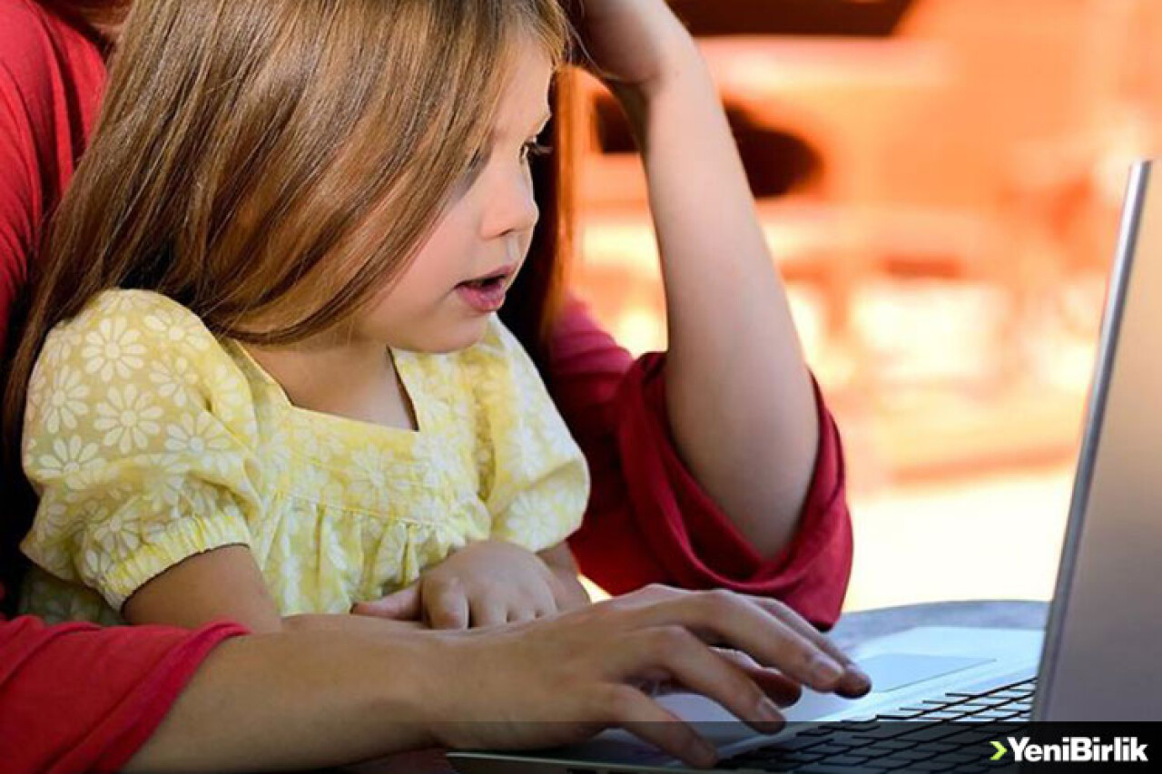 Kovid-19 salgınında internet bağımlısı olmamak için 'ortak bilgisayar kullanılması' önerisi