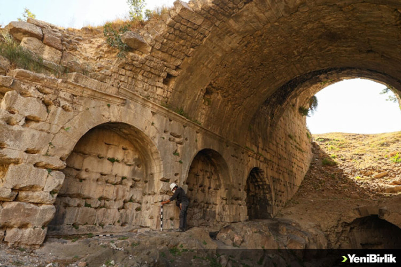 'Türkiye'nin kolezyumu'nda seçkinlere özel 1800 yıllık localar bulundu