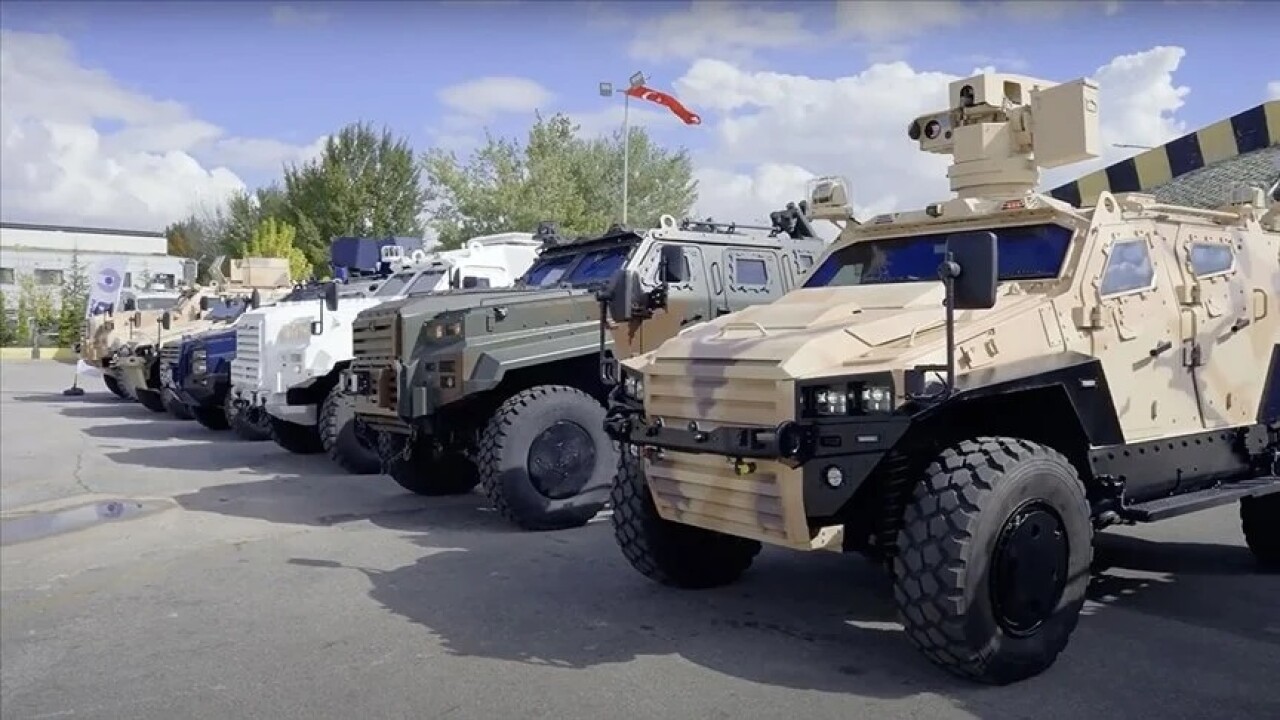 ​Zırhlı araçlara yönelik geniş bantlı mini uydu sistemi geliştirme projesi başarıyla sonuçlandı