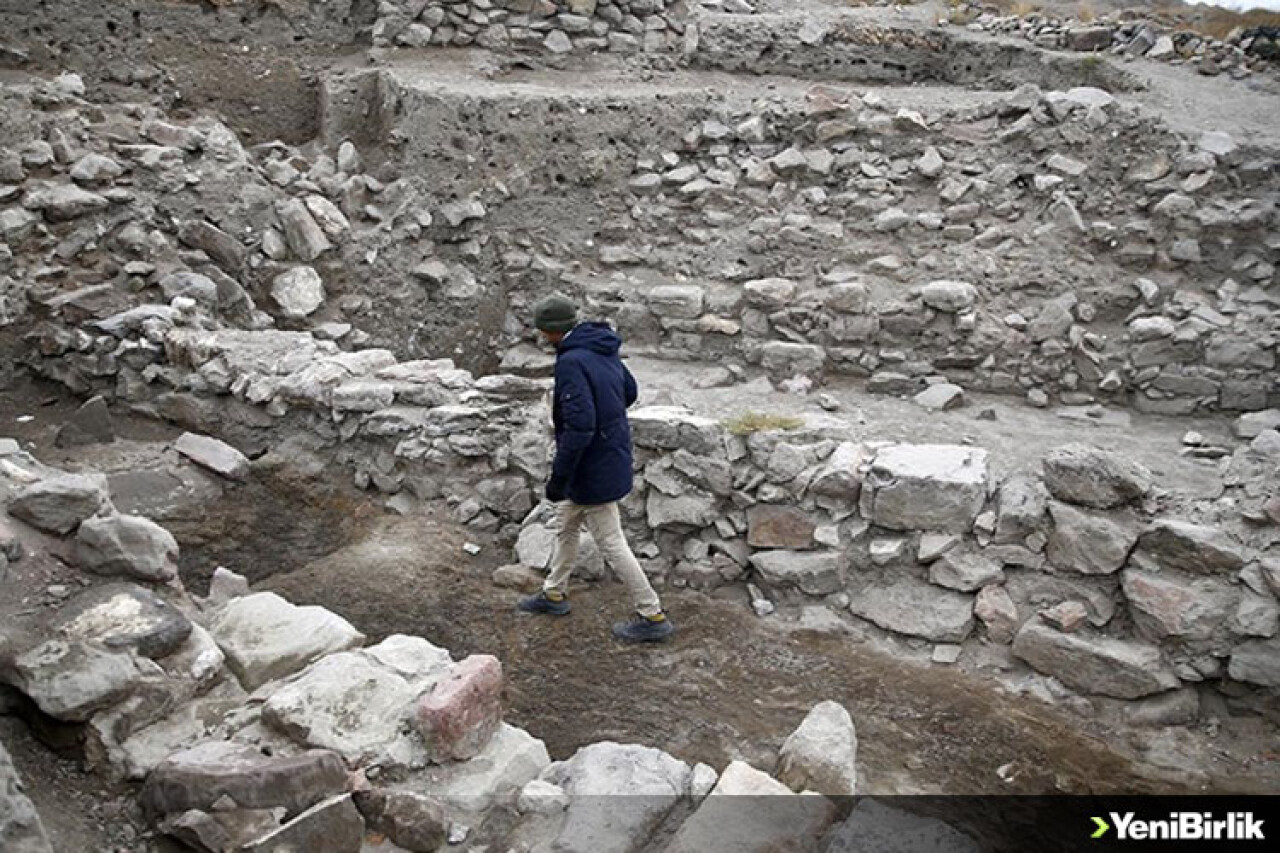 Kültepe'deki ören yerinin tarihi 300 yıl daha geriye gitti