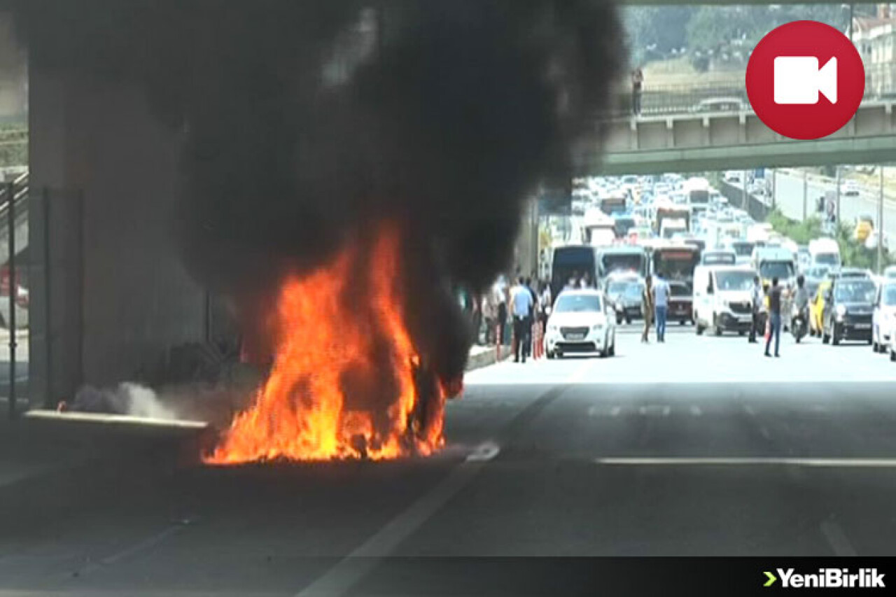 Kadıköy'de Araç Yangını