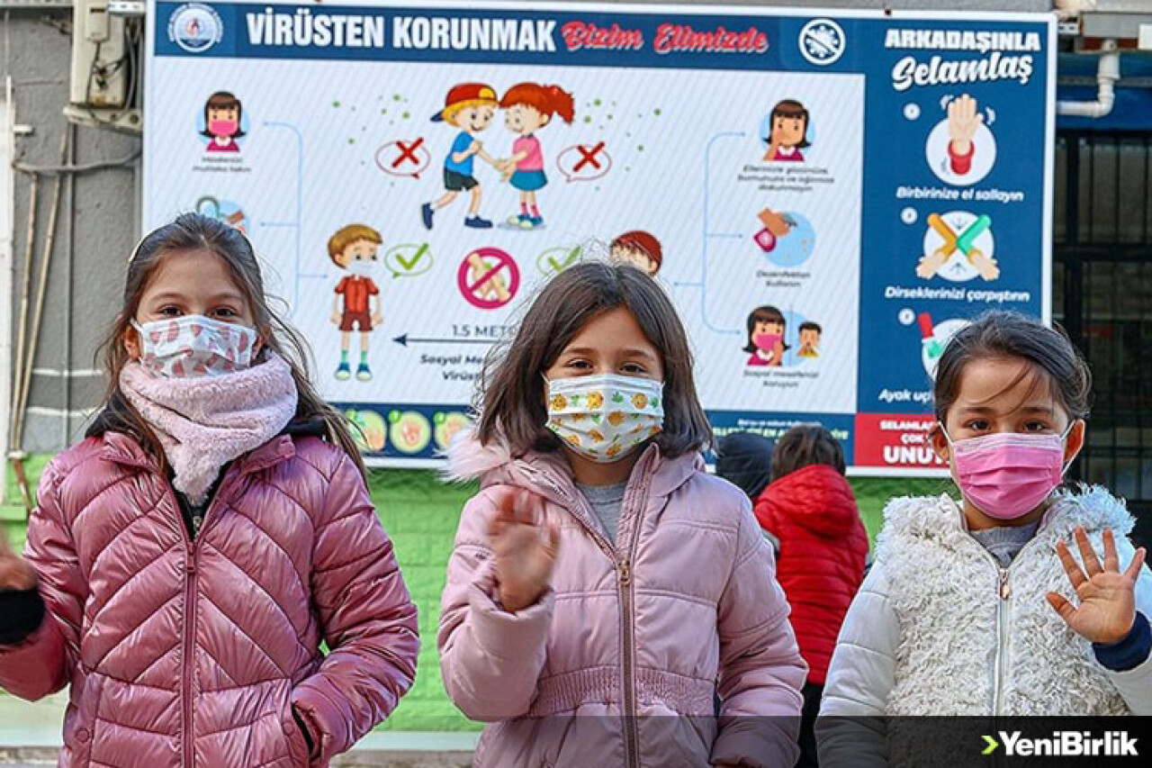 Yeni normalleşme süreciyle okullarda yüz yüze eğitime başlandı