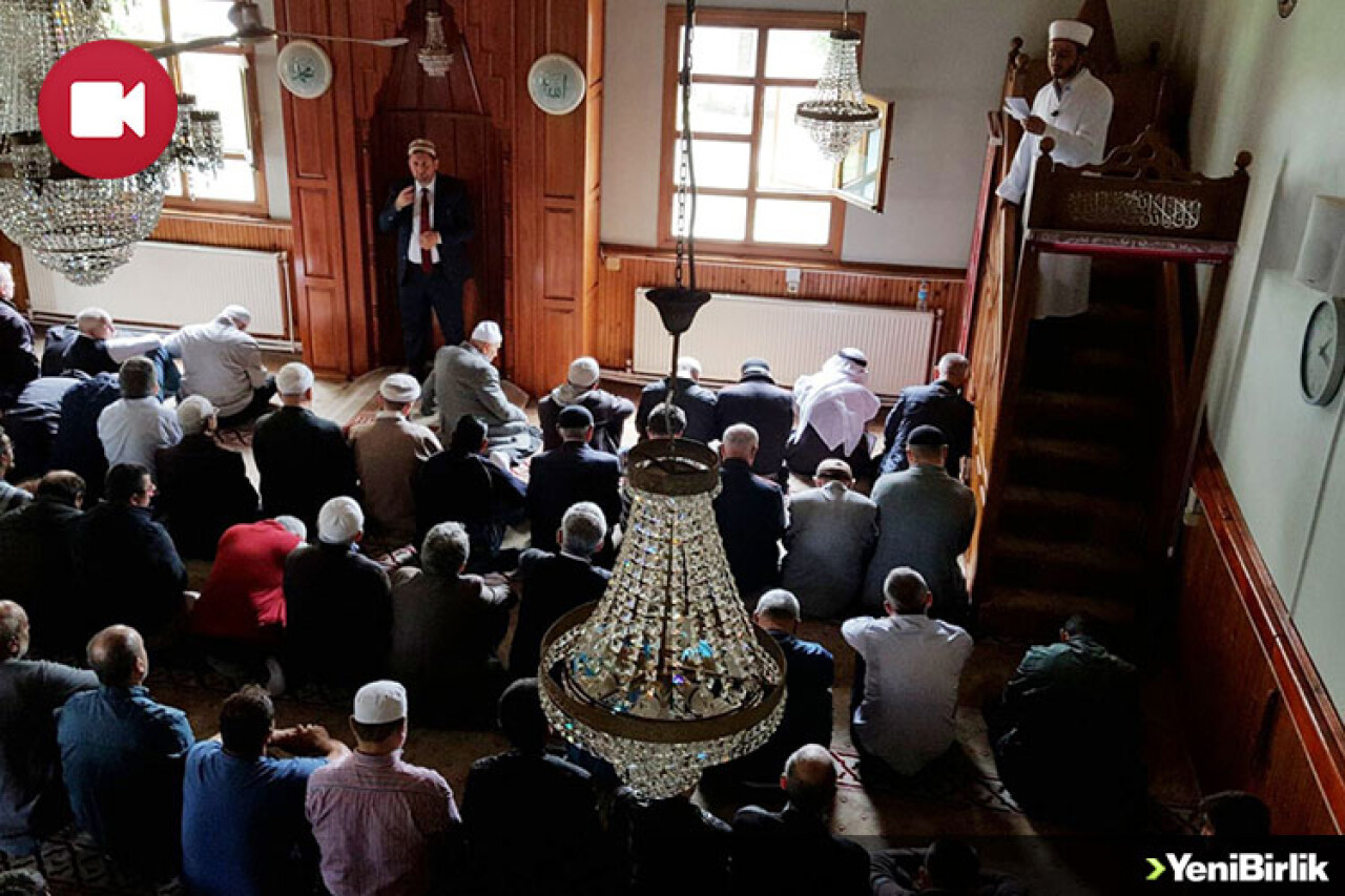 Cuma Namazı İşaret Dili İle Cemaate Anlatıldı