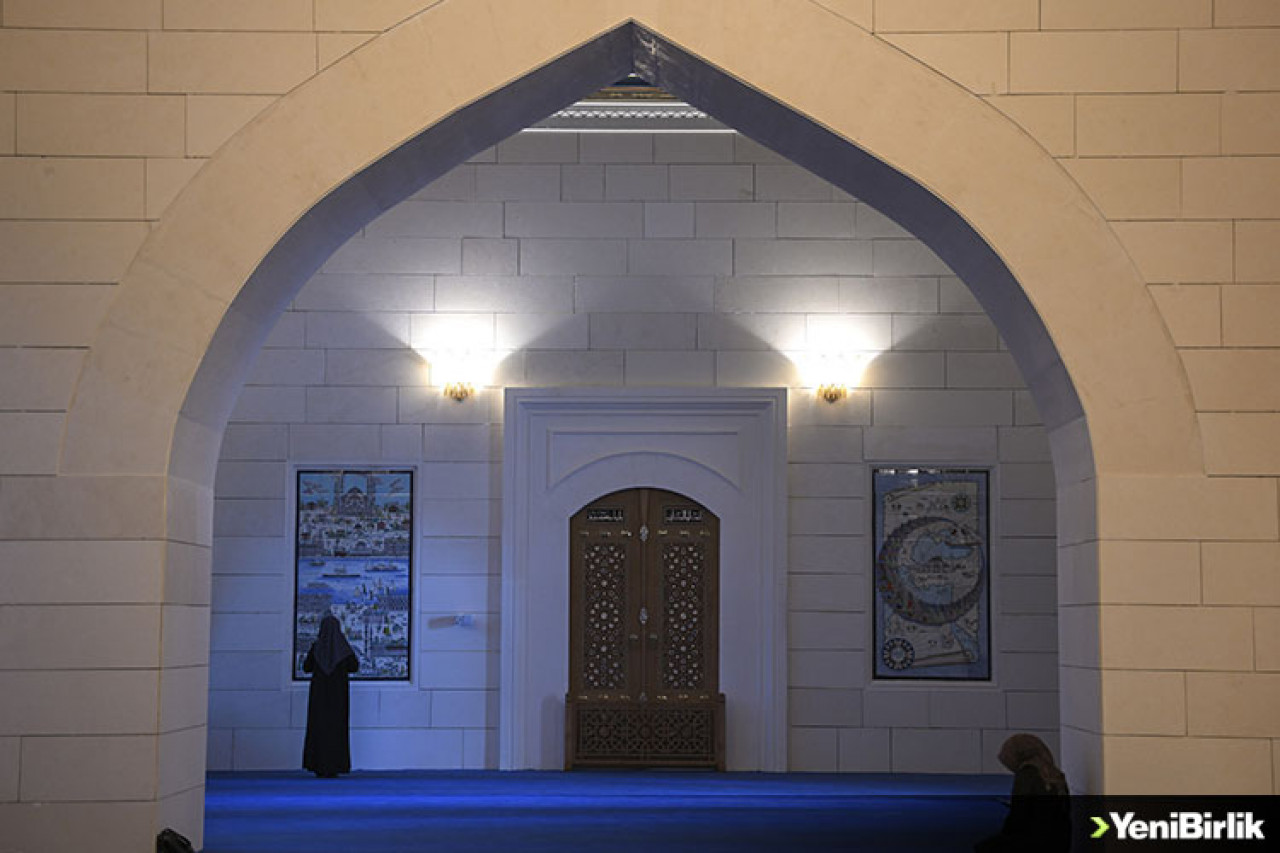 Barbaros Hayreddin Paşa Camisi, mimarisi ve sanatıyla öne çıkıyor