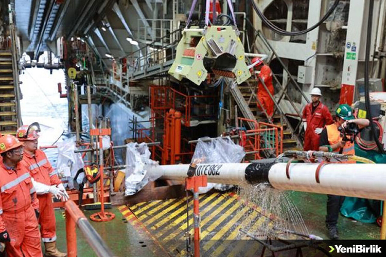 Karadeniz gazını karaya taşıyacak boru hattının büyük bölümü tamamlandı