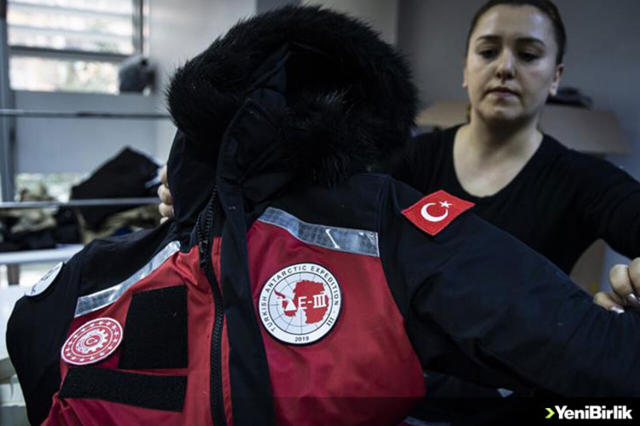 Antarktika Soğuğunda 'Yerli Üretim' Kıyafetlerle Isınıyorlar