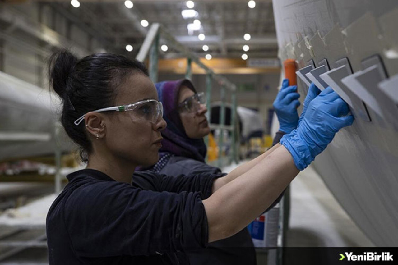 Rüzgar türbinleri İzmir'den "kanatlanıyor"