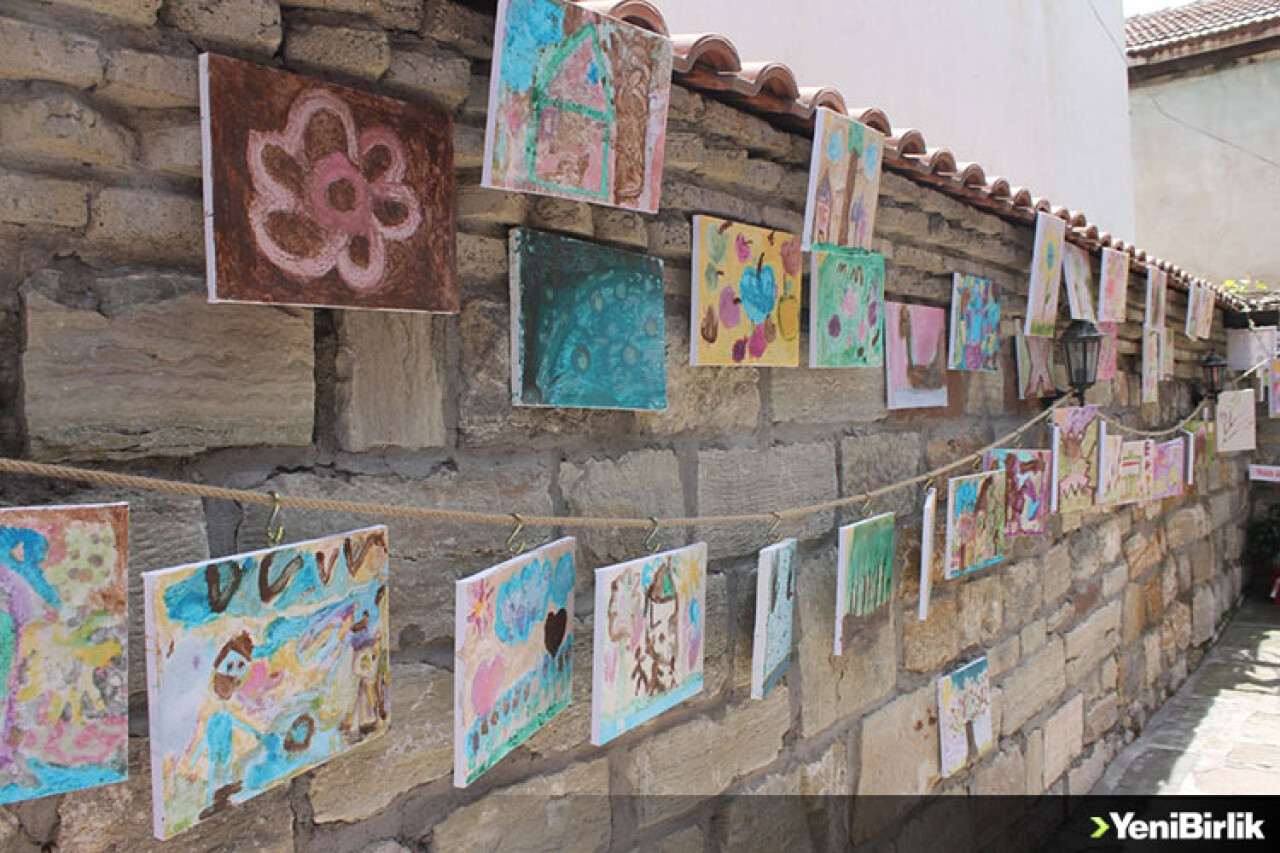 Öğrenciler Pudingle Resim Yaptı