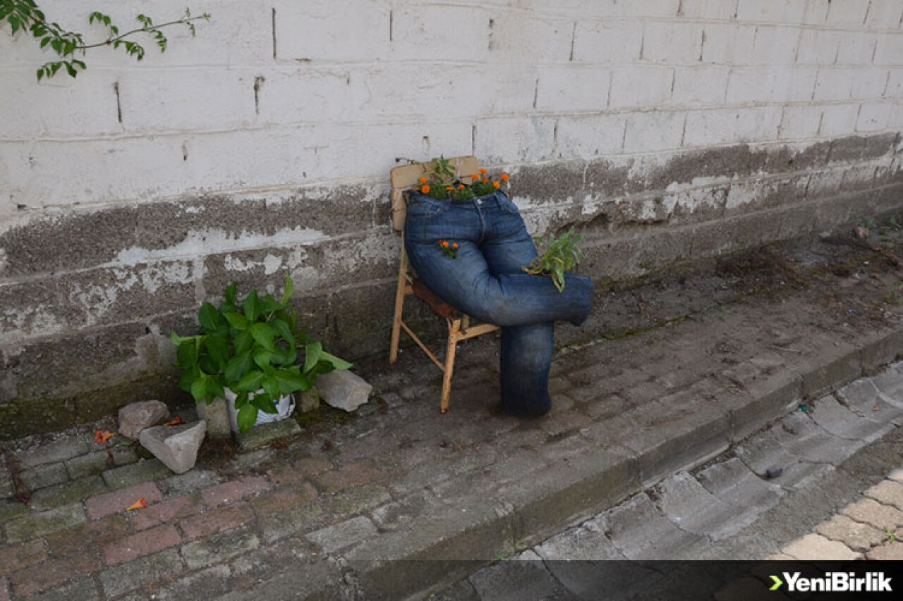 'Pantolon' Çiçek Açtı